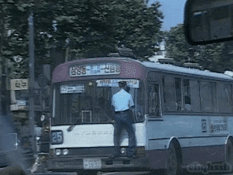 1551147621 (1).gif