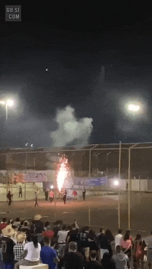 1743064196.gif