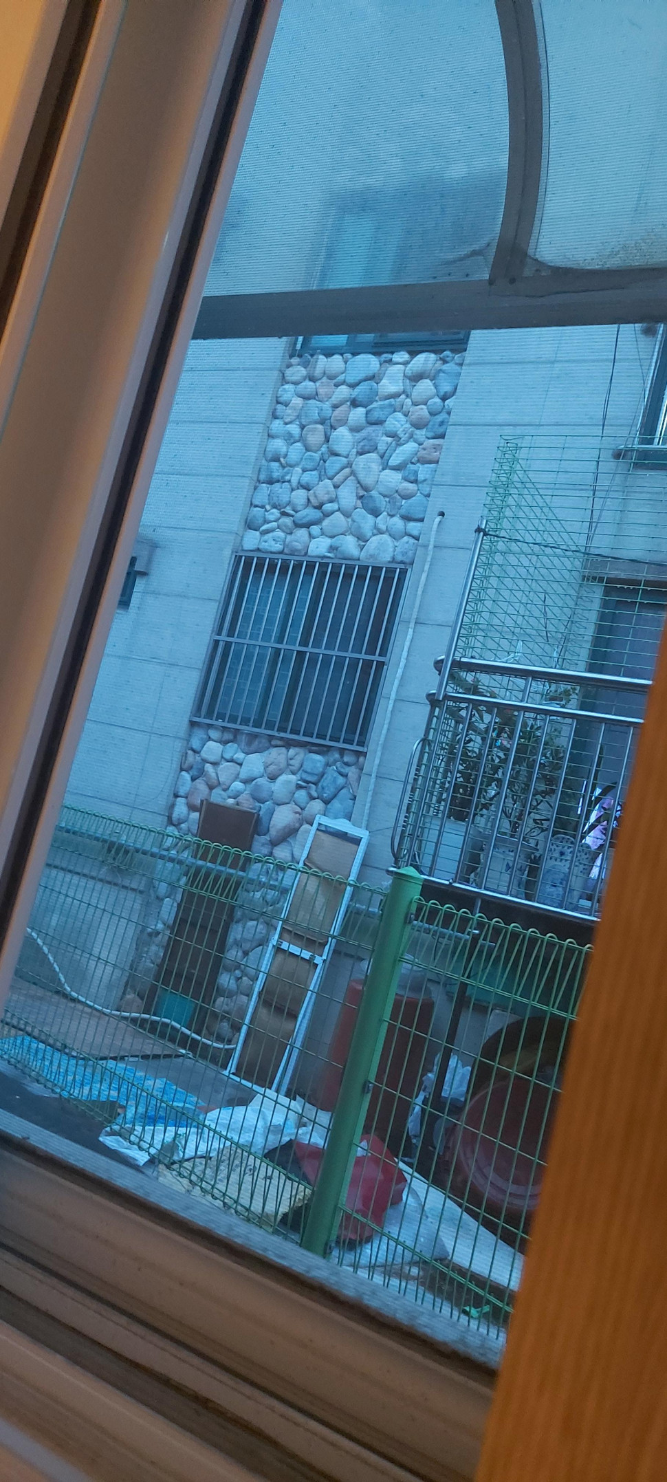 162271697035728436070795011482.jpg : 내 방은 창문 열어도 비 안들어온다 162271697035728436070795011482.jpg : 내 방은 창문 열어도 비 안들어온다