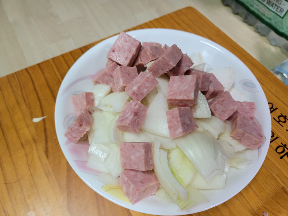 20201122_015426.jpg : 술안주 만드는중 20201122_015426.jpg : 술안주 만드는중