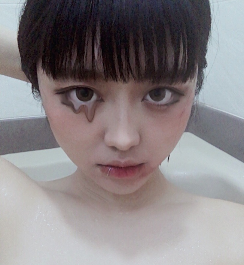 9350588C-5C79-434A-93B1-AD07F9691E9E.jpeg : 이 화장 맘에 드는군 9350588C-5C79-434A-93B1-AD07F9691E9E.jpeg : 이 화장 맘에 드는군
