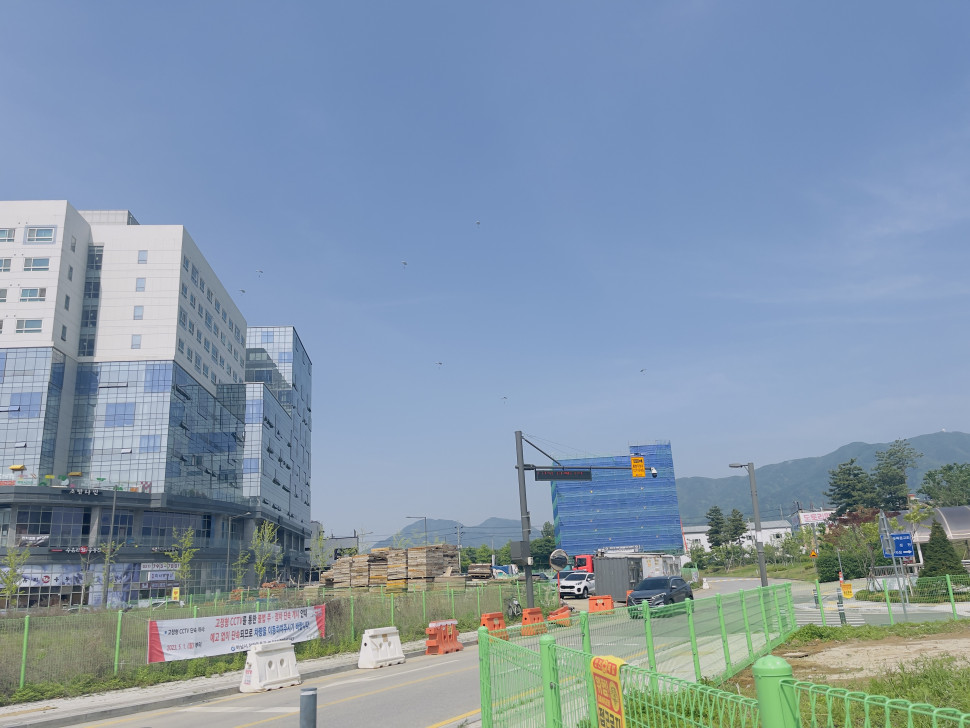 IMG_5451.jpeg : 사람들이 날아댕겨 IMG_5451.jpeg : 사람들이 날아댕겨