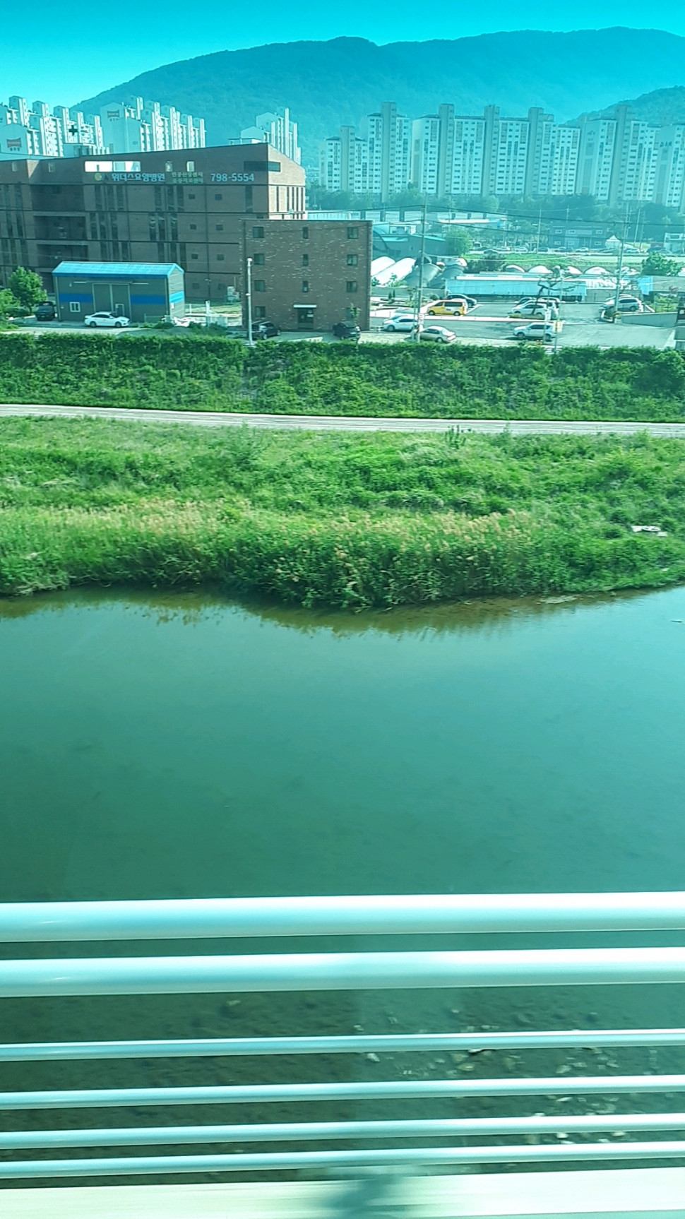 20190524_162127_705.jpg : 집에 돌아가는 길 20190524_162127_705.jpg : 집에 돌아가는 길