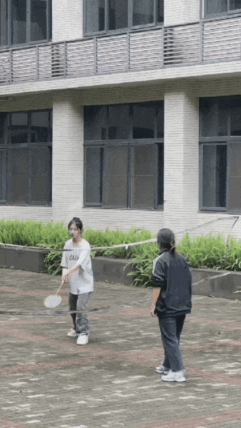 1682960632424.gif : 배드민턴 채가 하나 밖에 없을 때 1682960632424.gif : 배드민턴 채가 하나 밖에 없을 때