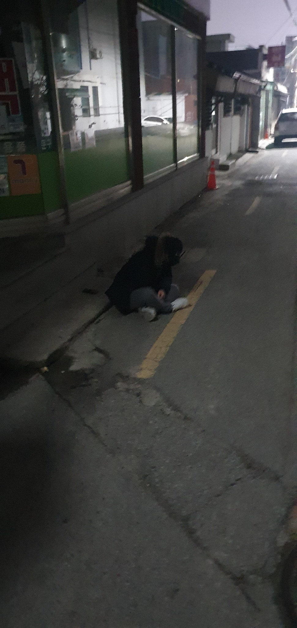 20231210_021324.jpg : 취객 주웟다 20231210_021324.jpg : 취객 주웟다