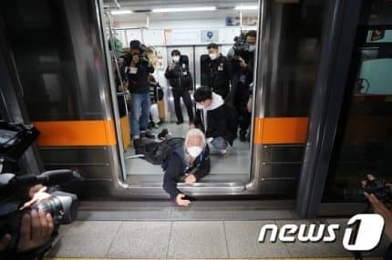 1650499815803.jpg : 기특한손자 1650499815803.jpg : 기특한손자