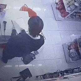 1664289261745.gif : 편의점에서 연애질하는 알바생 1664289261745.gif : 편의점에서 연애질하는 알바생