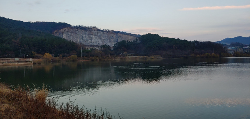 20201121_170703_HDR.jpg : 나는 축제나 행사같은거 매우 싫어한다