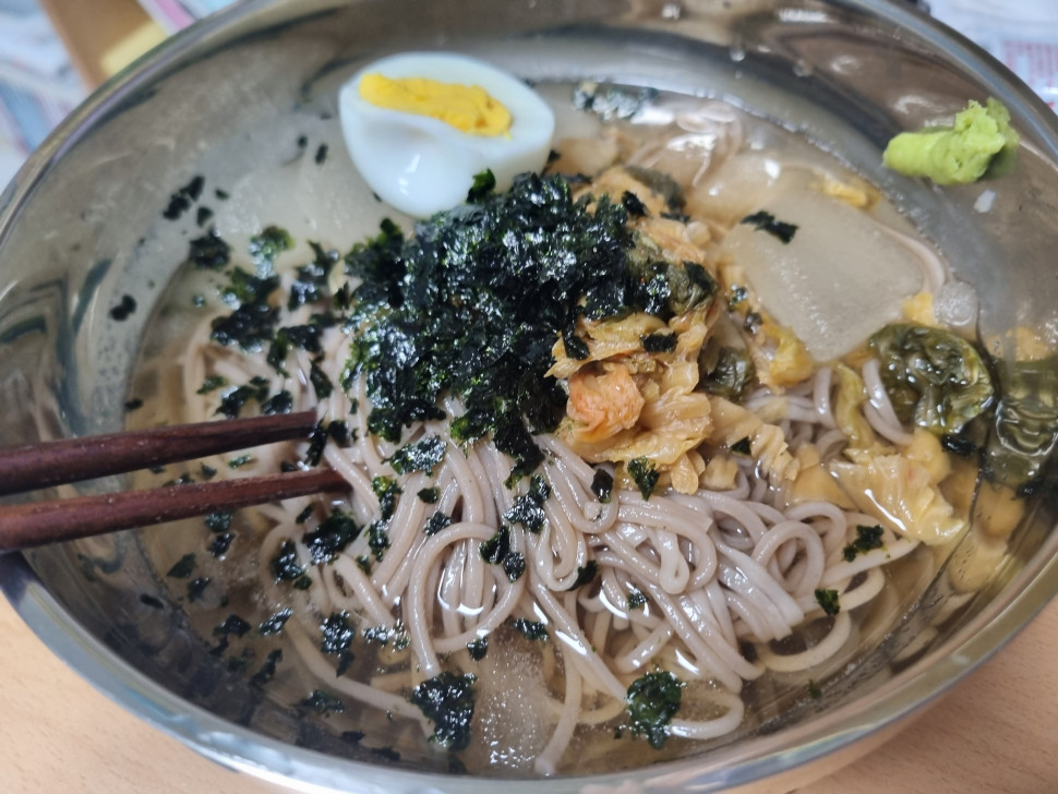 20250308_142024.jpg : 누가국수소리를내엇는가 20250308_142024.jpg : 누가국수소리를내엇는가