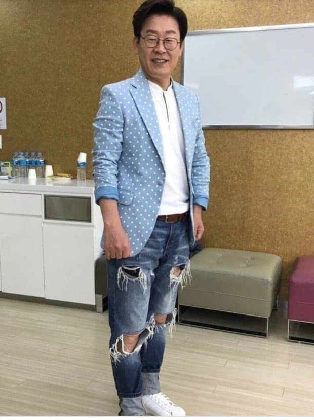 dcbest-20231211-134702-002.jpg : 응아닦는데 피 존나묻어나옴 dcbest-20231211-134702-002.jpg : 응아닦는데 피 존나묻어나옴