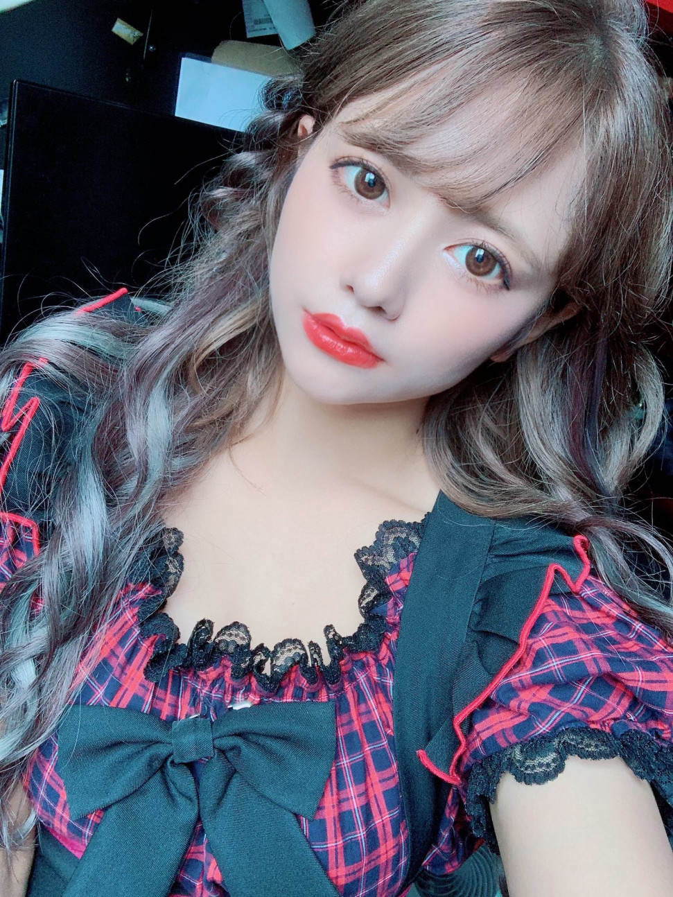 05D3A48A-7F7B-4ADA-AF5F-2704316B5562.jpeg : 이런 누나가 현기차엔 안탈거라고 벤츠 몰고오라고 소리치면 어쩔거임?