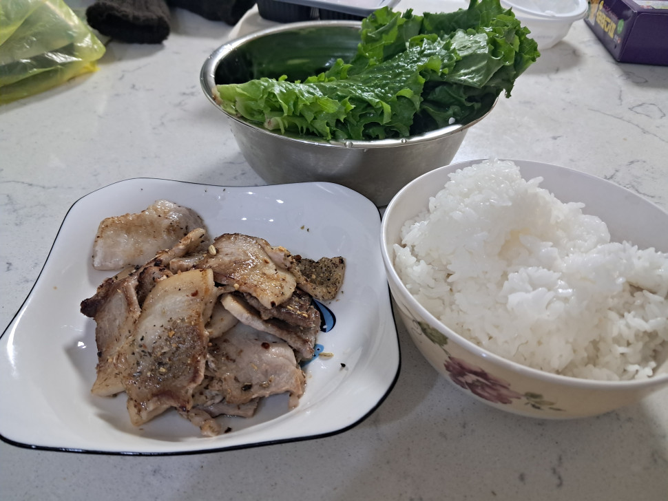 1701848662967805432920405059569.jpg : 흑흑흑 맛잇다 오늘 저녁은 1701848662967805432920405059569.jpg : 흑흑흑 맛잇다 오늘 저녁은