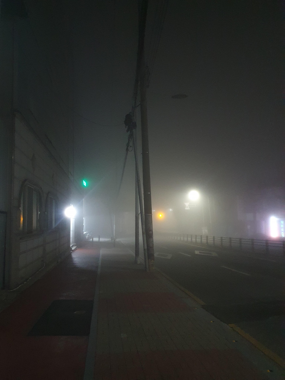 20240316_015231.jpg : 살려줘 20240316_015231.jpg : 살려줘