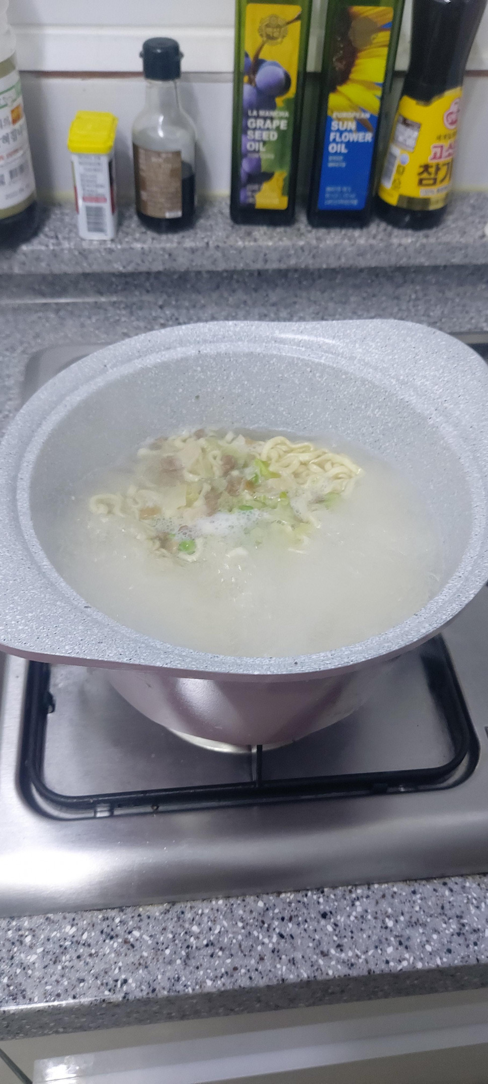 16228210174503947994649824974556.jpg : 짜장면의 왕 16228210174503947994649824974556.jpg : 짜장면의 왕