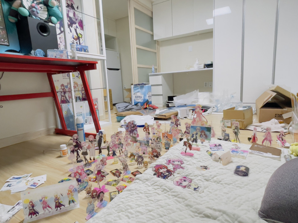 IMG_5571.jpeg : 치워도 치워도 끝이 없냐 IMG_5571.jpeg : 치워도 치워도 끝이 없냐
