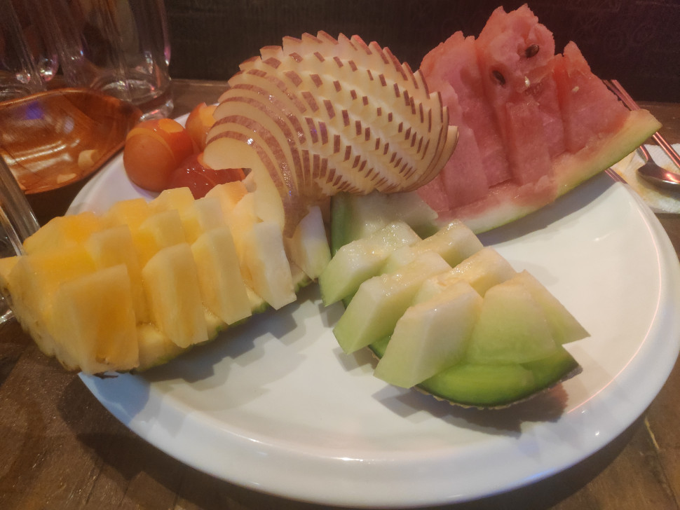 IMG_20220702_211647.jpg : 과일안주좋아 IMG_20220702_211647.jpg : 과일안주좋아